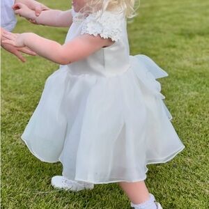 EUC flower girl dress Toddler size 1-2 years with Floral Accent
